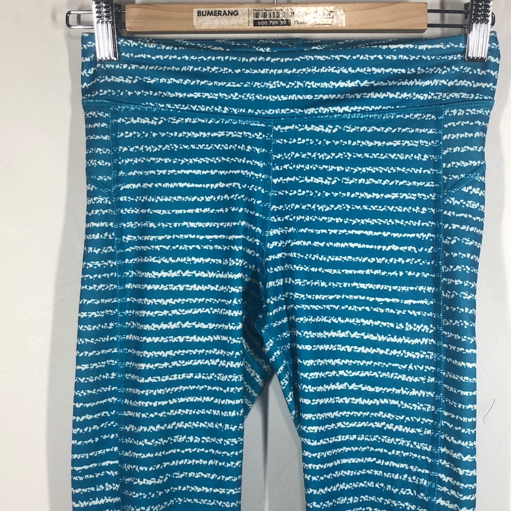 Under Armour heat gear compression capris small - Picture 2 of 9